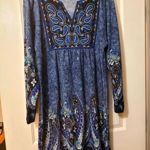 White Mark dress 2XL Paisley print worn once very soft and comfortable